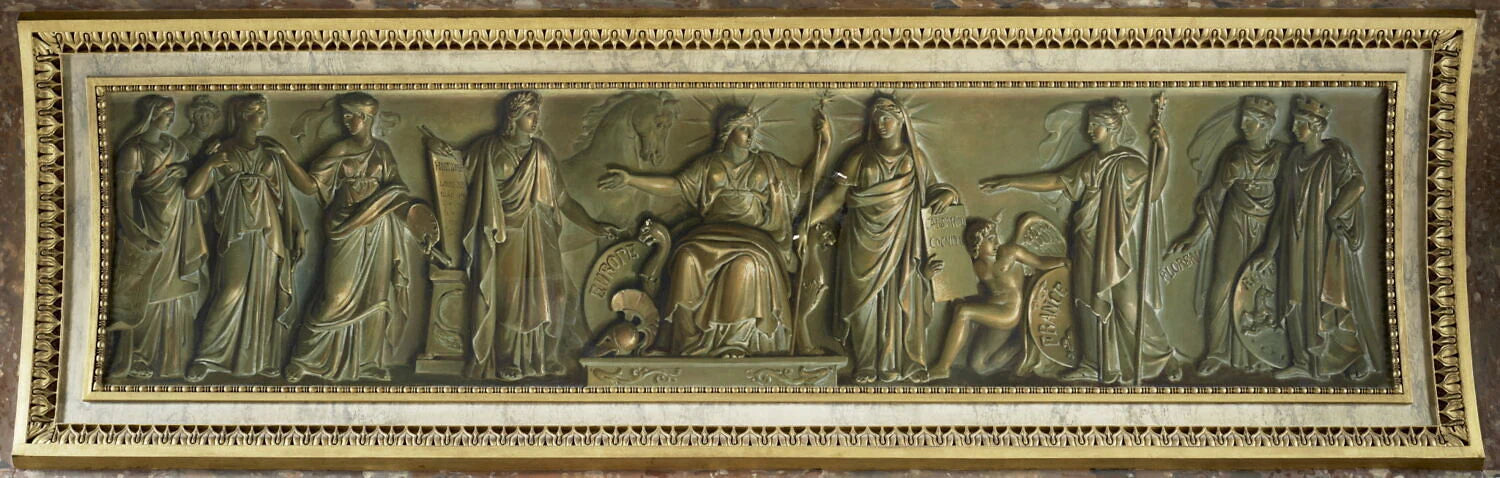 L'Europe civilisée par les Sciences, les Arts et les Lettres. Les Arts rendent hommage à la Concorde. Médaillons de Puget et Mansart Médaillons de Goujon et Lescot - Nicolas Gosse